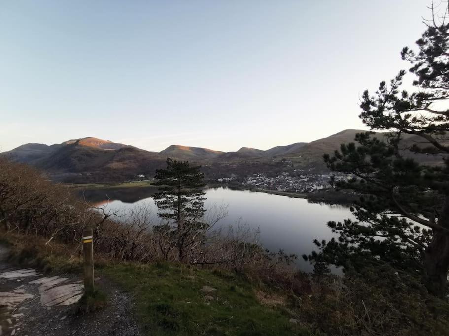 לאנבריס Perfect For Snowdon. Groups, Families+Dogs Welcome מראה חיצוני תמונה